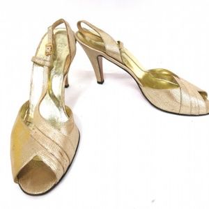 Sexy Gold Ferragamo's